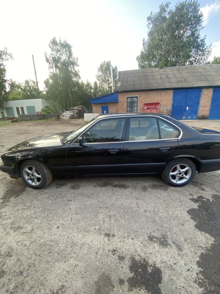 Продам бмв е34.