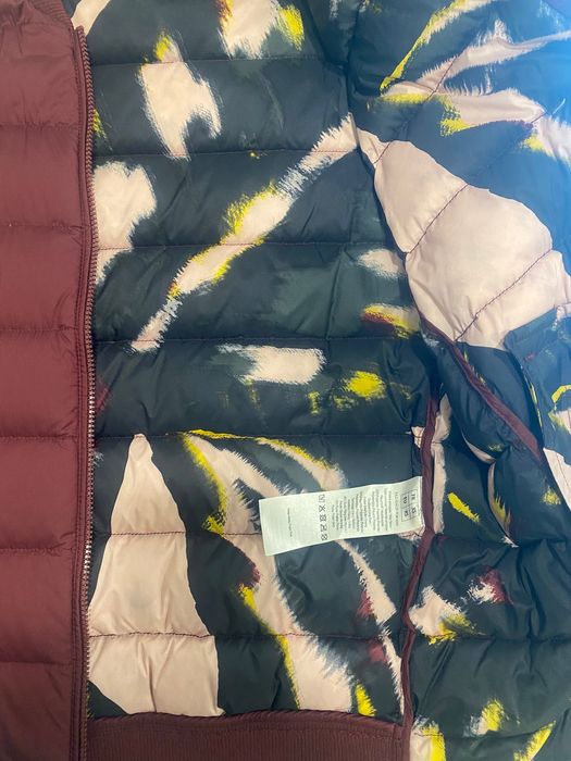 Легка куртка бомбер, пух