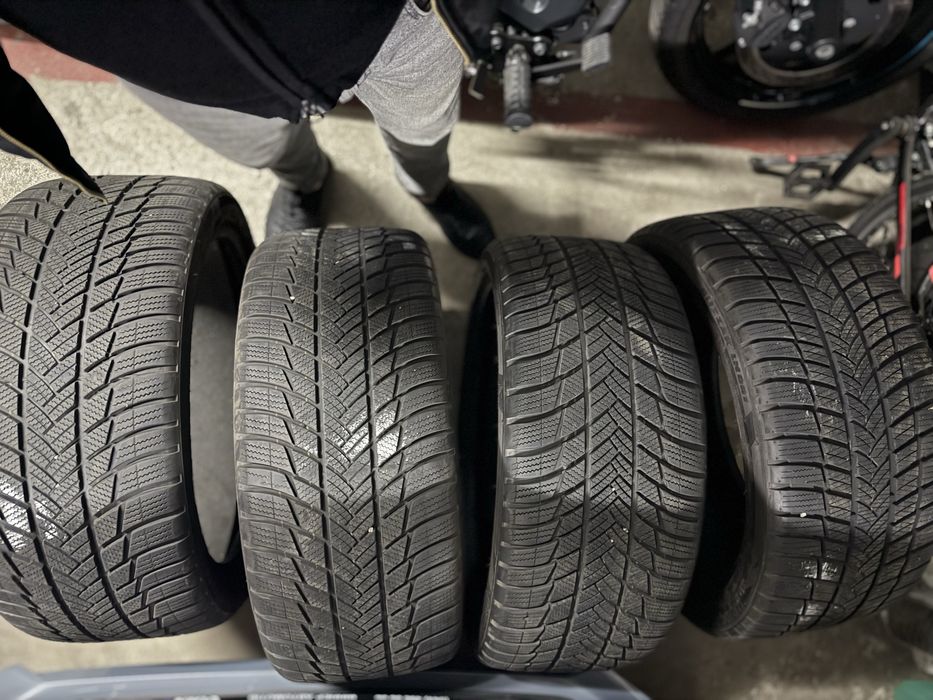 Bridgestone Blizzak LM-001 255/40 R20 101V
