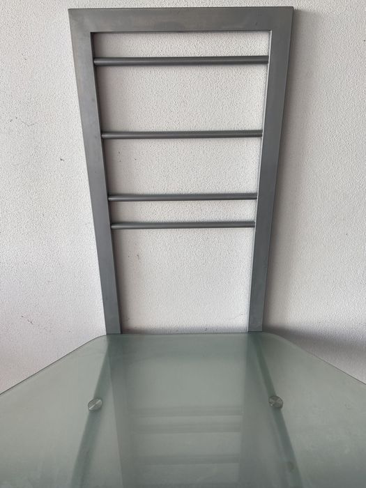 Secretária com tampo em vidro