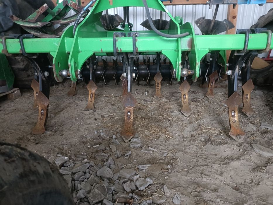 Agregat ścierniskowy gruber Dziekan Rozsiewacz Amazone ZA-F 600l