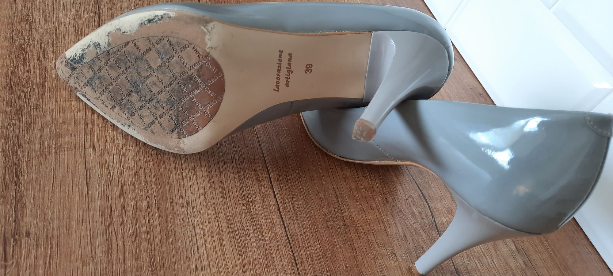 Buty damskie skóra szary lakier 39