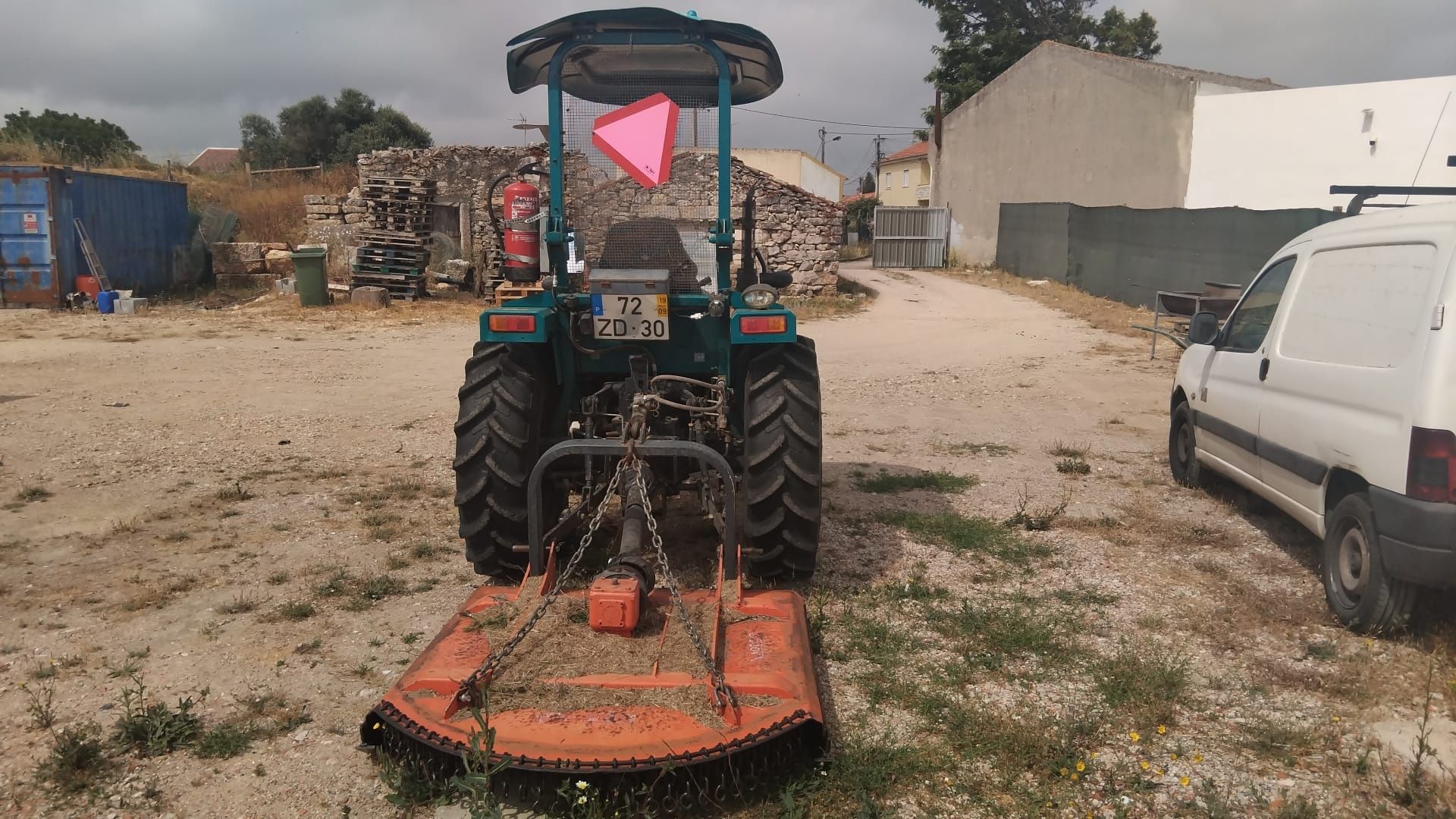 Trator ARBOS com Matrícula impecável