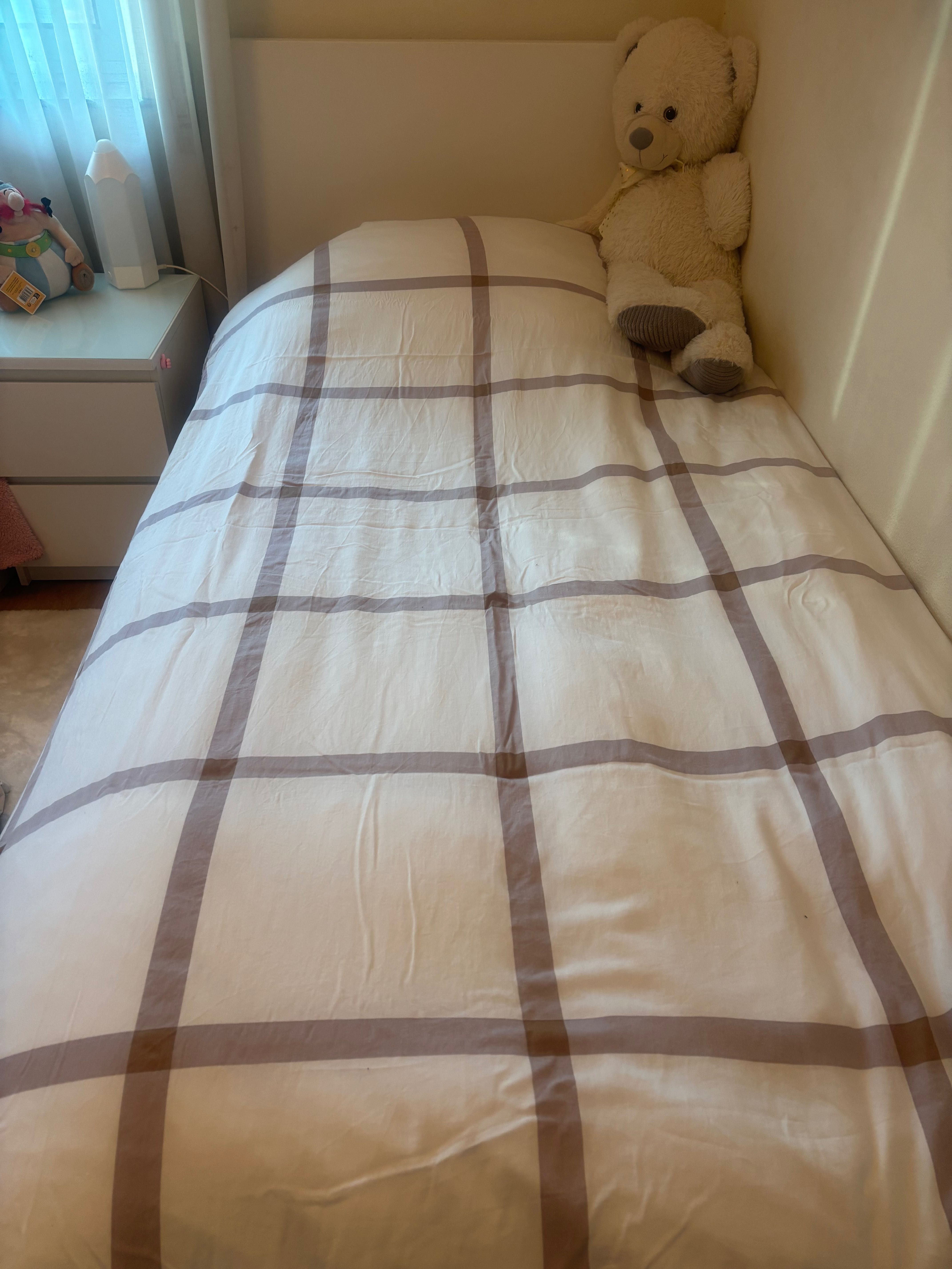Cama solteira Malm 90x200 com gavetas e colchão