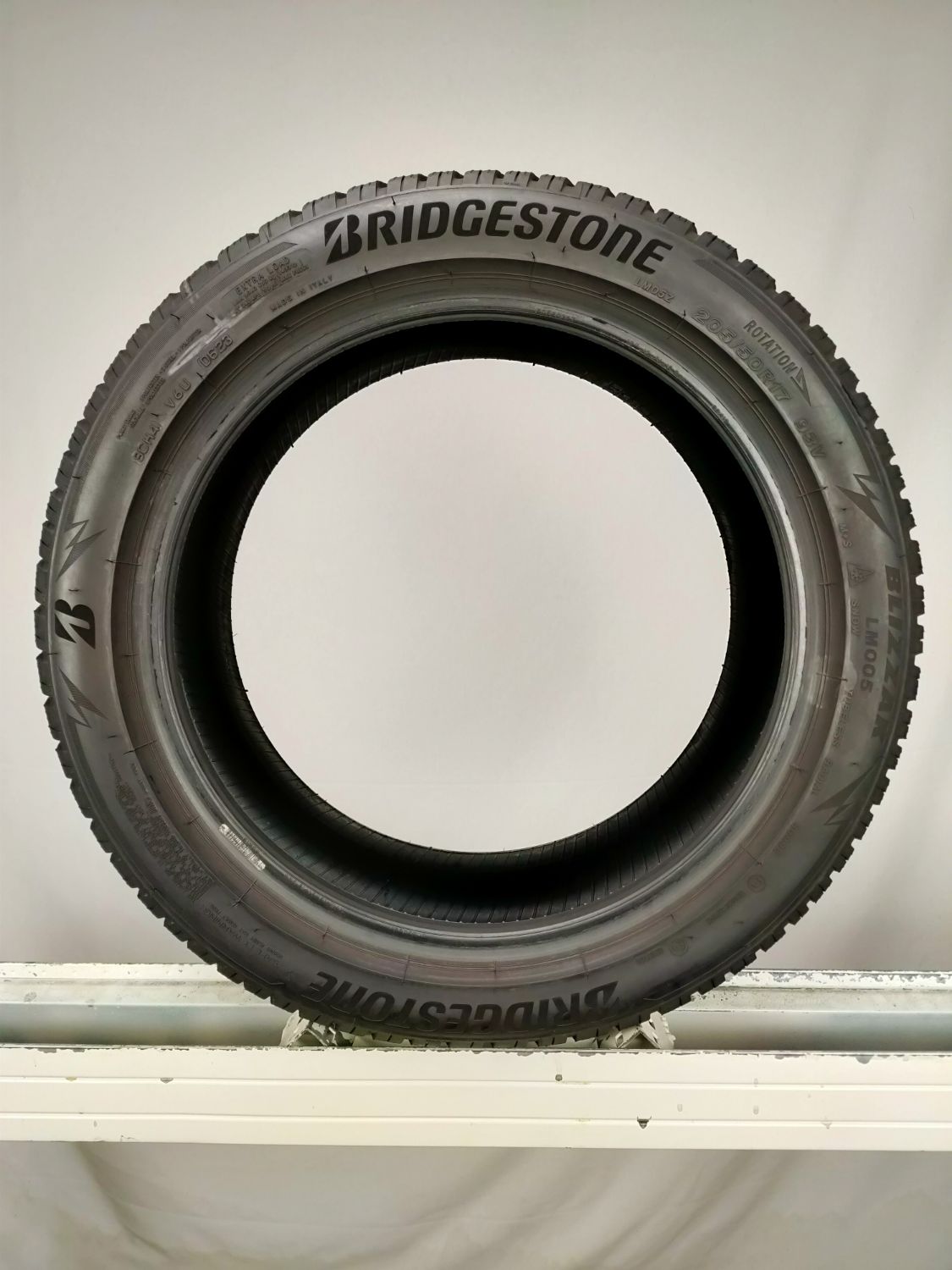Opony 205/50R17 zima 205/50/17 BRIDGESTONE (osobowe) OO14369