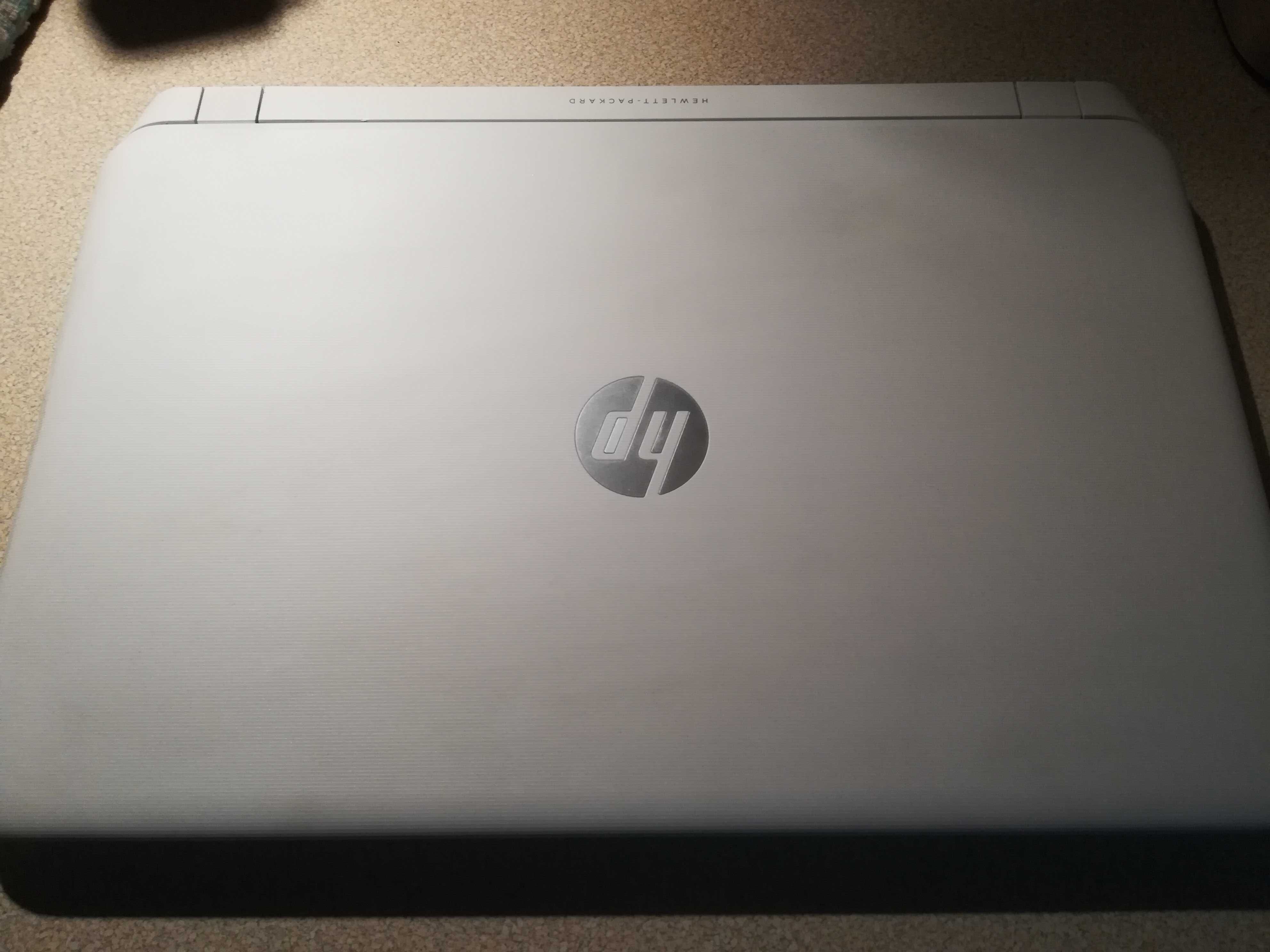 Laptop HP Pavilion 15,6"AMD A8-8GB-1TB-Win10-stan BDB