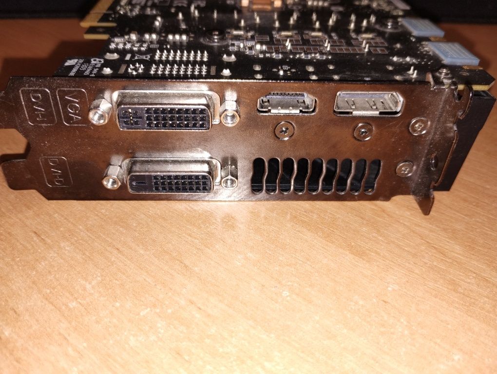 Відеокарта Asus GTX 670 2 GB GDDR5 256 bit