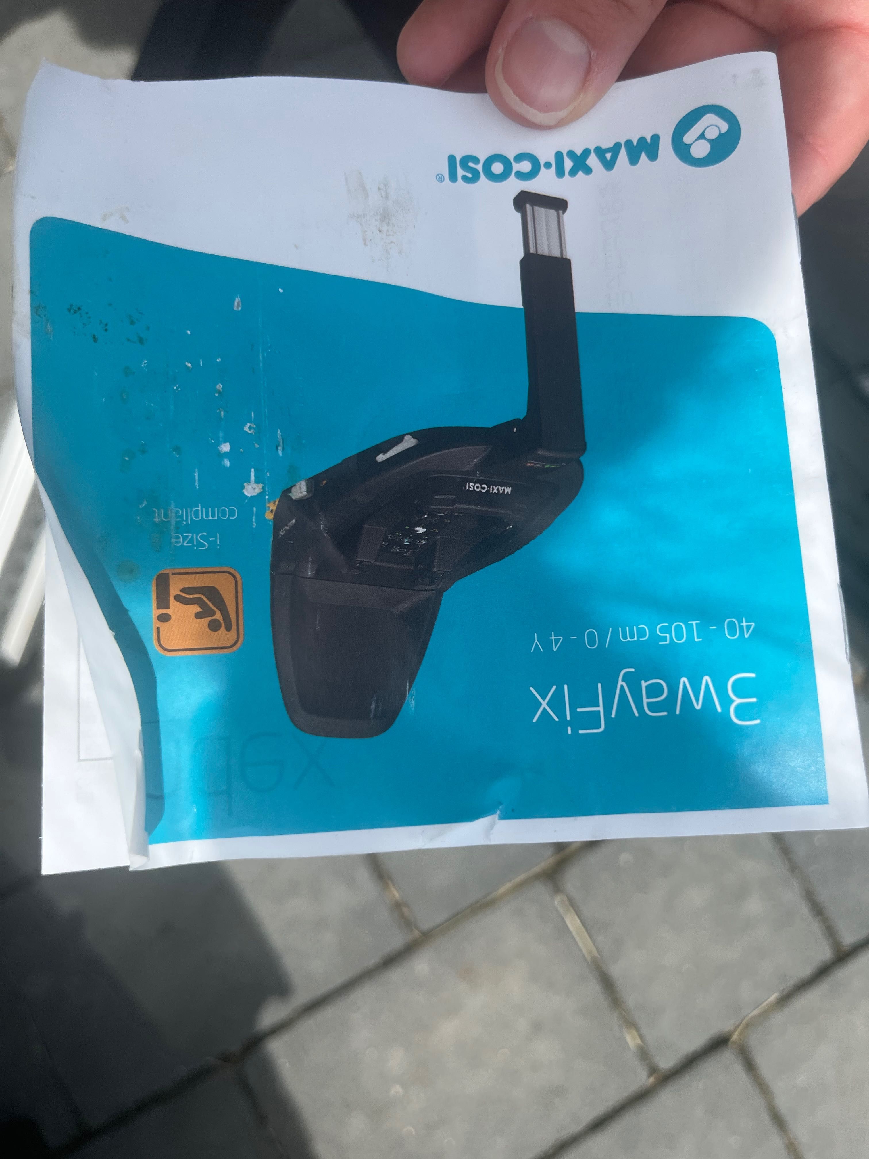 Maxi-Cosi Jade wraz z bazą ISOFIX FamilyFix3.