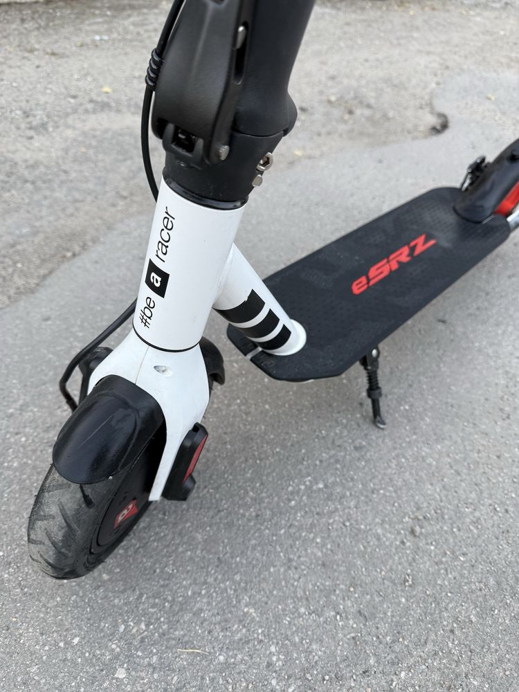 Електросамокат Aprilia eSRZ