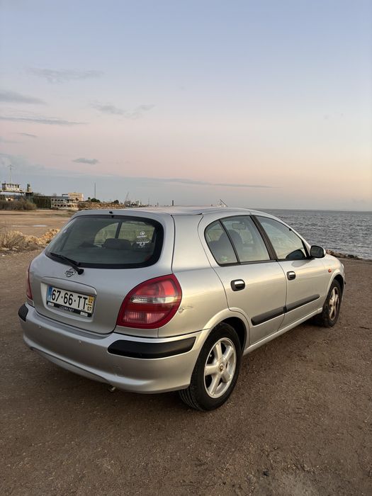Nissan Almera N16 1.5 com sensores de estacionamento traseiro