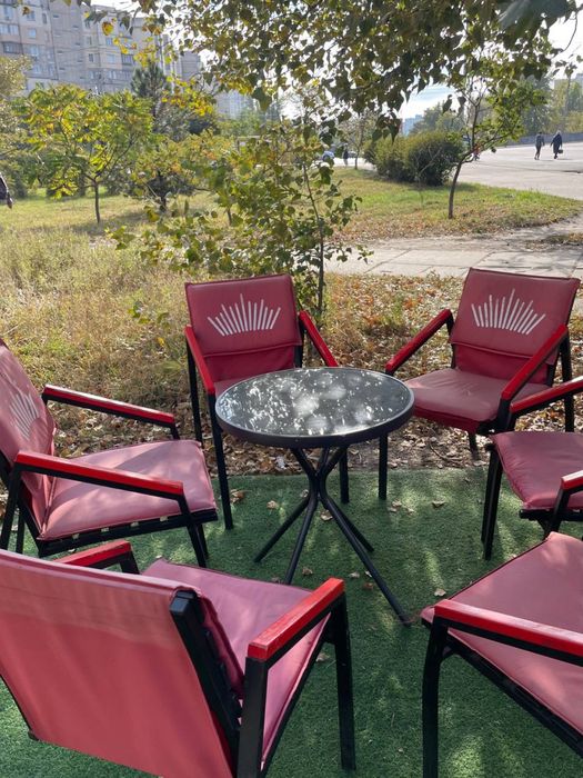 Вуличні Стільці. Стул.