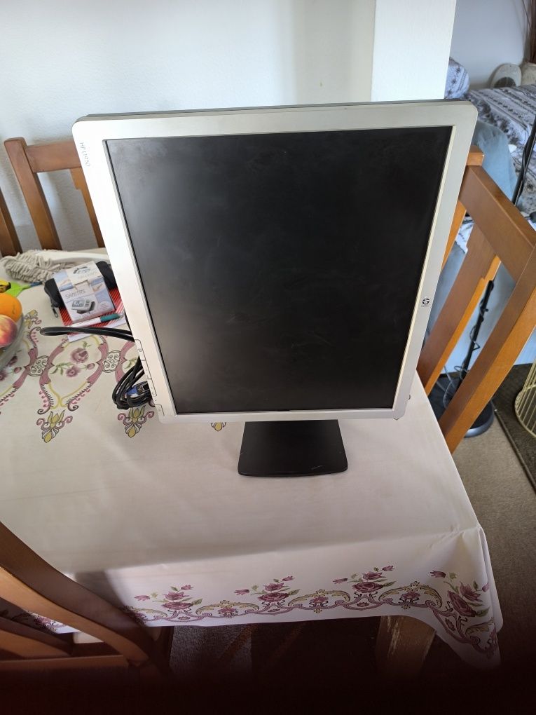 Monitor HP L1950