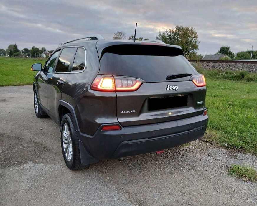 Jeep Cherokee 2019 року