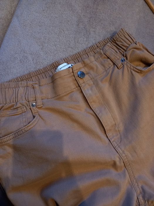 Jasnobrązowe spodnie damskie