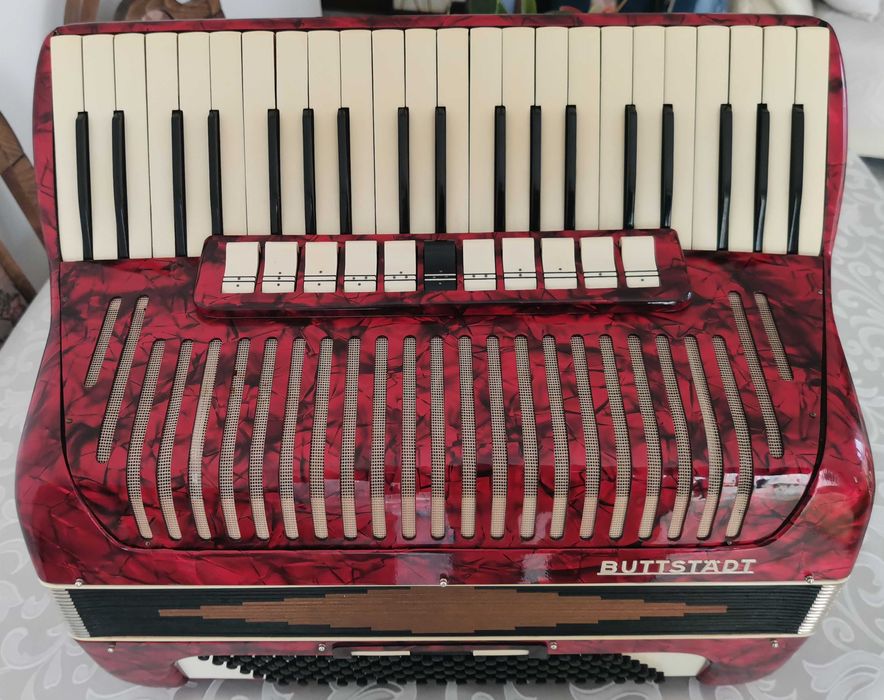Akordeon Buttstadt 140 (nie Weltmeister, nie Hohner)