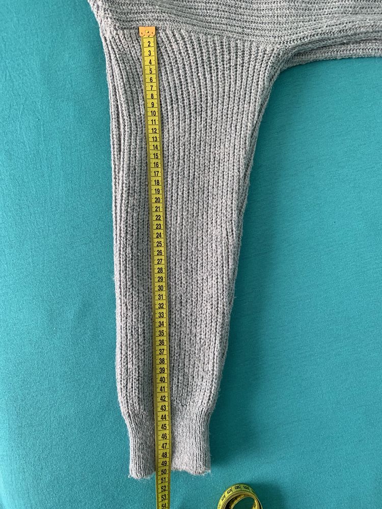 Sweterek damski dzianinowy jasnoniebieski-srebrny rozmiar  S/M
