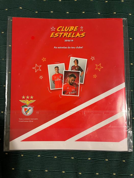 Caderneta Benfica completa por colar
