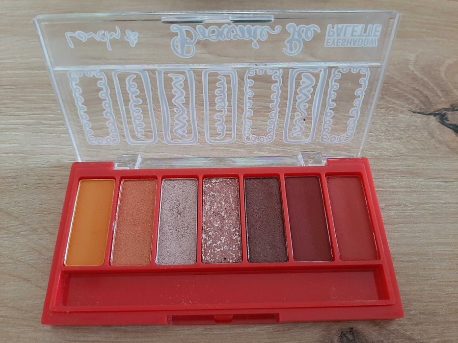 Paletka cieni Lovely