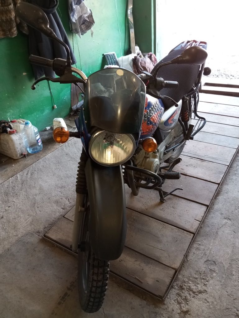Мотоцикл Баджаж 125
