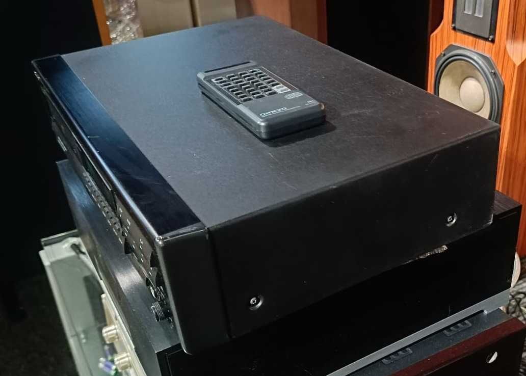 сд програвач Onkyo DX-6830 з пультом