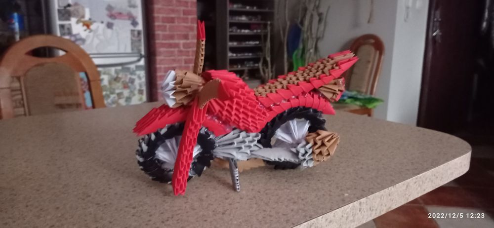 Motor z origami modułowego.