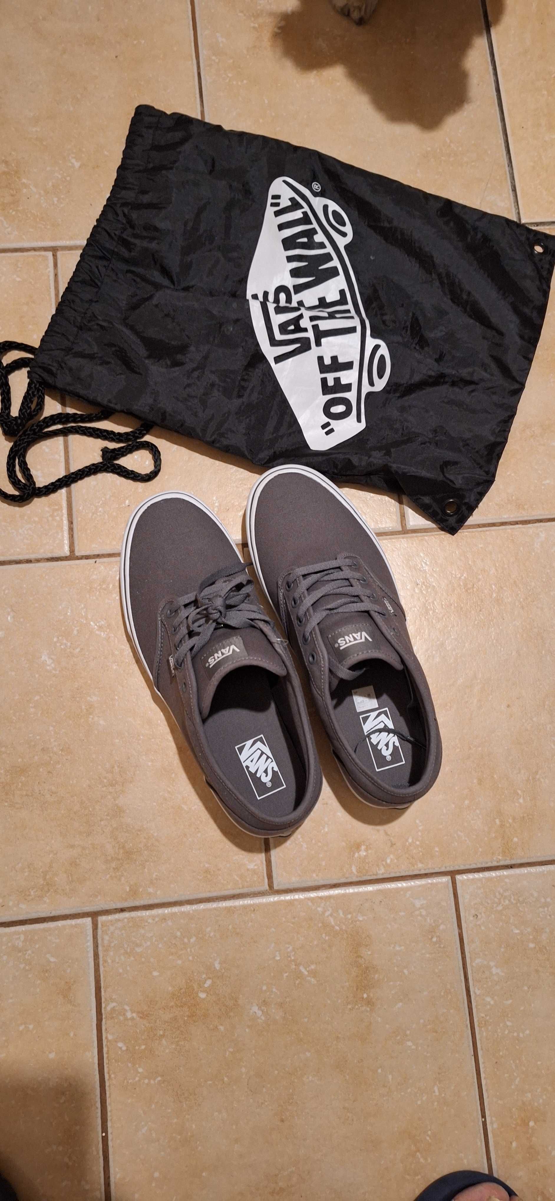 Buty tranpki vans