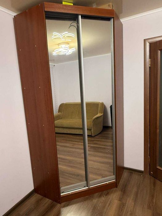 Продам кутовий шкаф купе