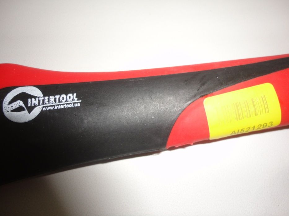 Топор 600 г, ручка из фибергласса Intertool (HT-0261)