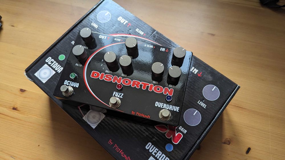 Педаль овердрайв фузз октавер Pigtronix Disnortion Octave Fuzz Drive