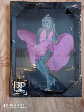 Marilyn Monroe 3d w różowej sukience