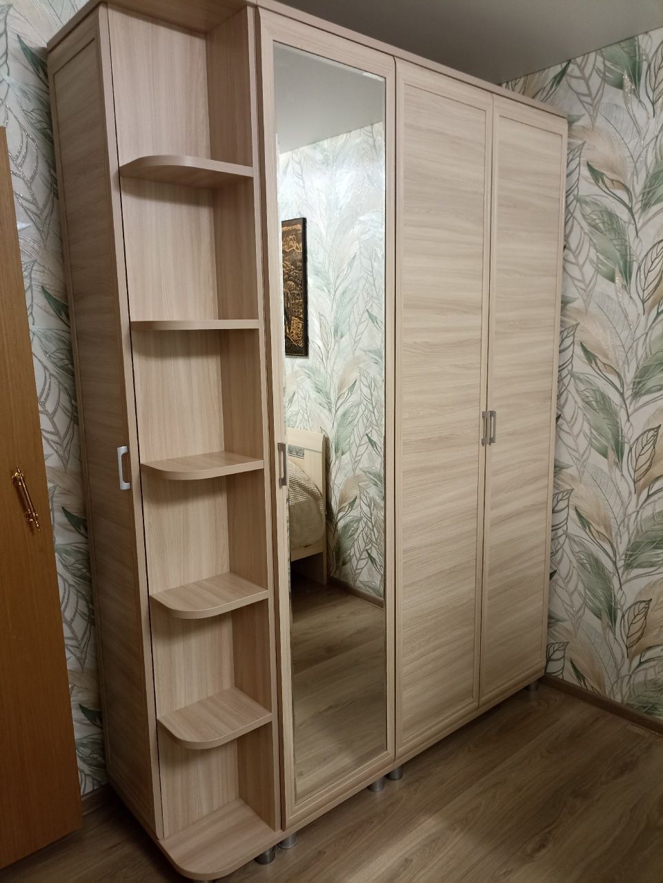Сборка, сборщик мебели. Збiрка, збирання меблiв