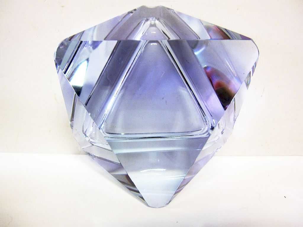raro cinzeiro geométrico -prisma-vidro artístico da Marinha Grande