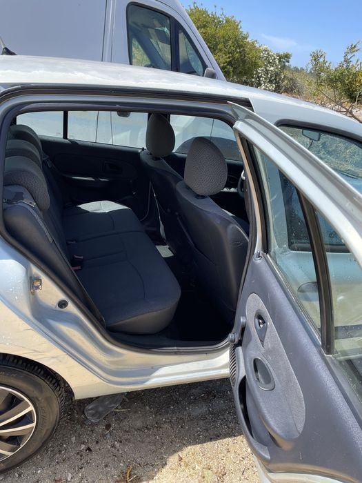 Clio 1.2 2004 poucos kilometros