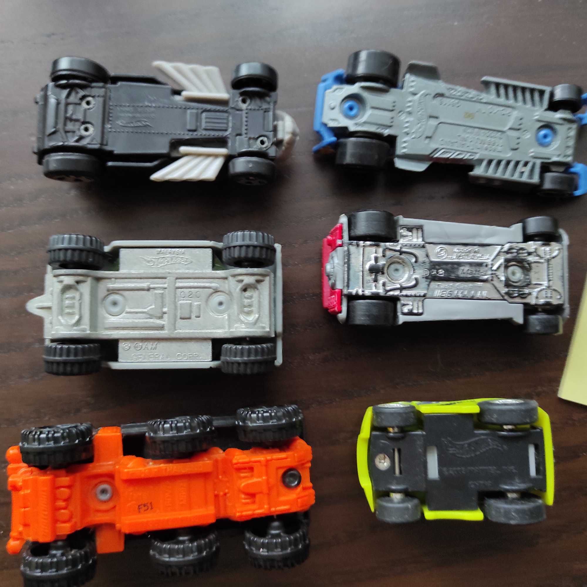 Zestaw samochodów 6 szt hot wheels i inne, stan bardzo dobry , IX