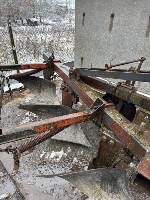 Плуг ПН 3-35 (3 корпусний)