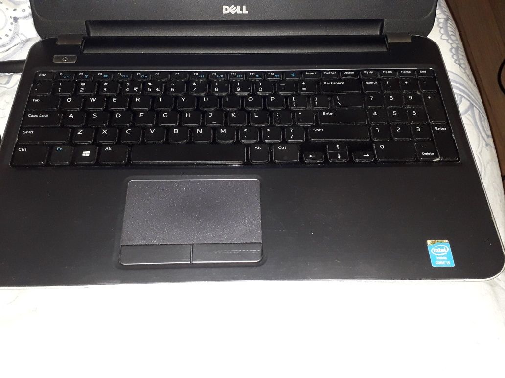 Laptop Dell w stanie bdb