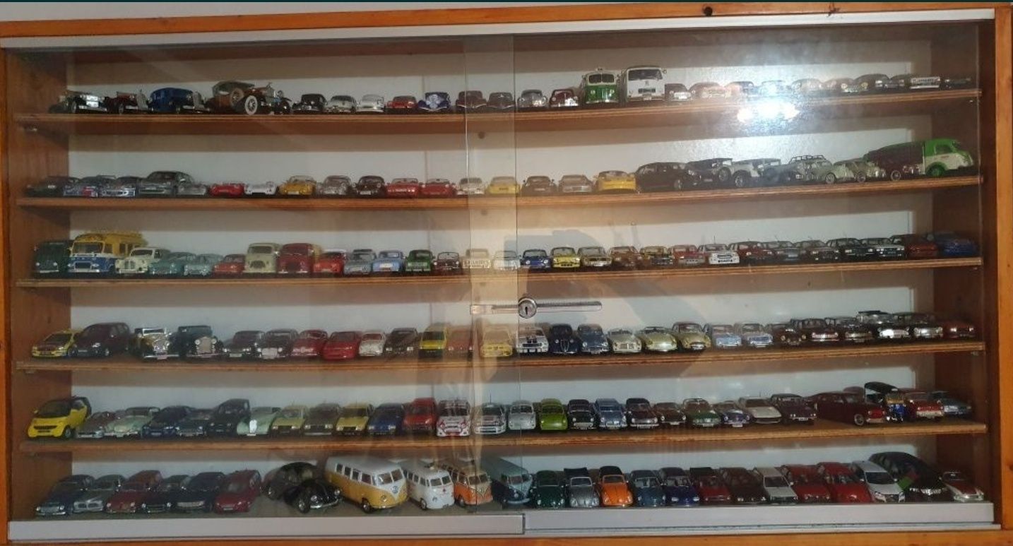 Urgente - Coleção 650 Miniaturas Automóveis