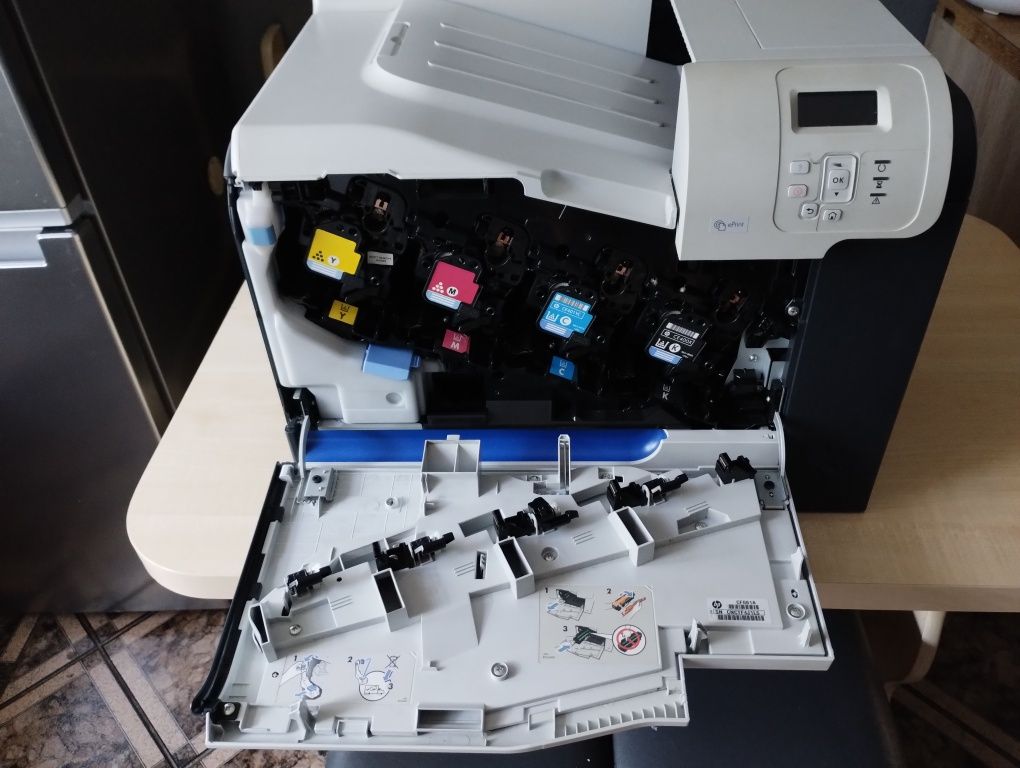 HP laser Jet 500 color m551