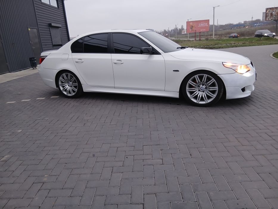 Продам бмв е60 м54б30