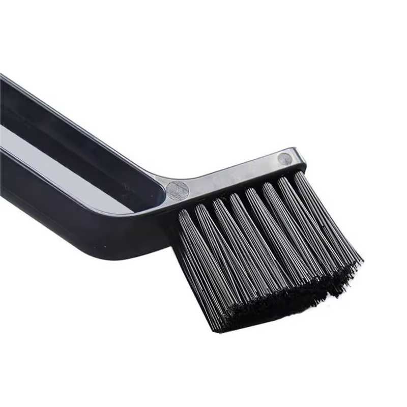 Escova de limpeza para correntes de moto