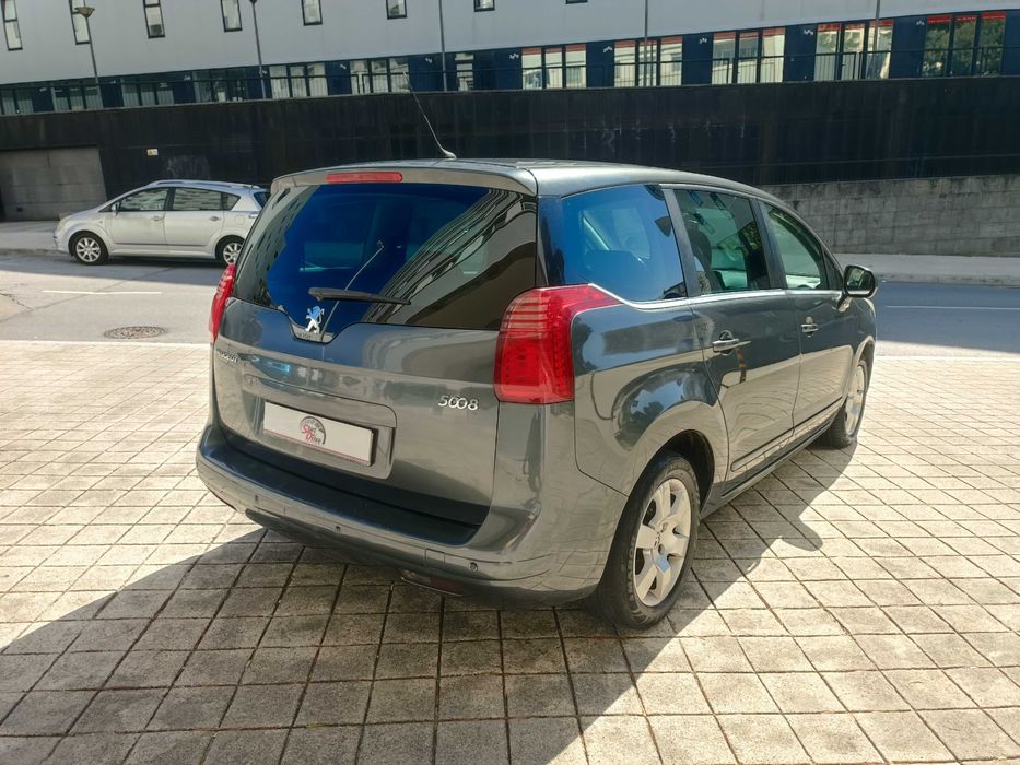 PEUGEOT 5008 1.6 HDI 112cv 7 lugares 2009 1 dono