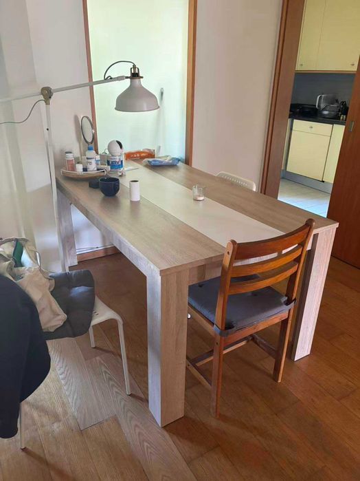 Mesa de Refeição 160cm VENDA URGENTE - Sem Cadeiras e Autolevantamento
