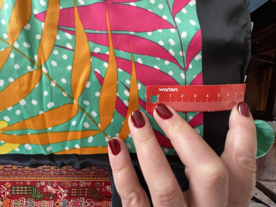 Lenço novo estampado da Pull and Bear