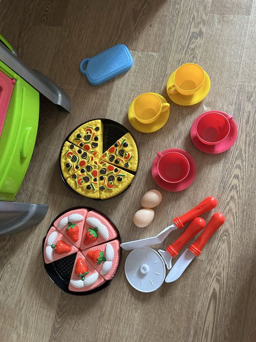 Дитяча кухня велика