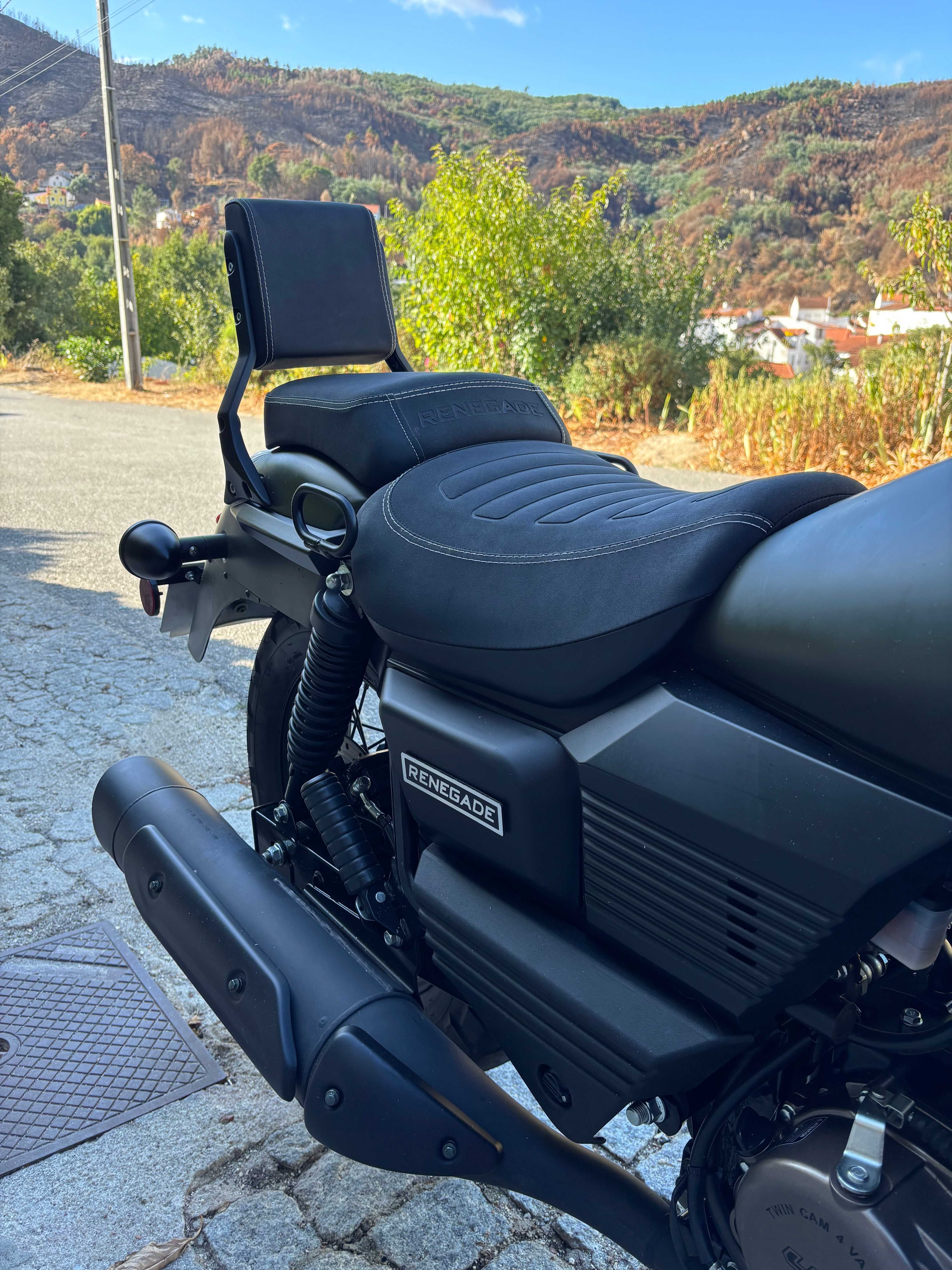 UM Renegade Commando 125cc de 2025 - Como Nova!