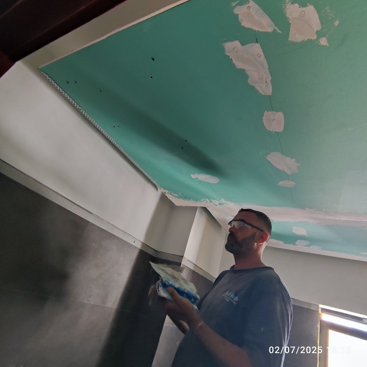 Remodelação em geral.  Desde a demolição até os finos acabamento