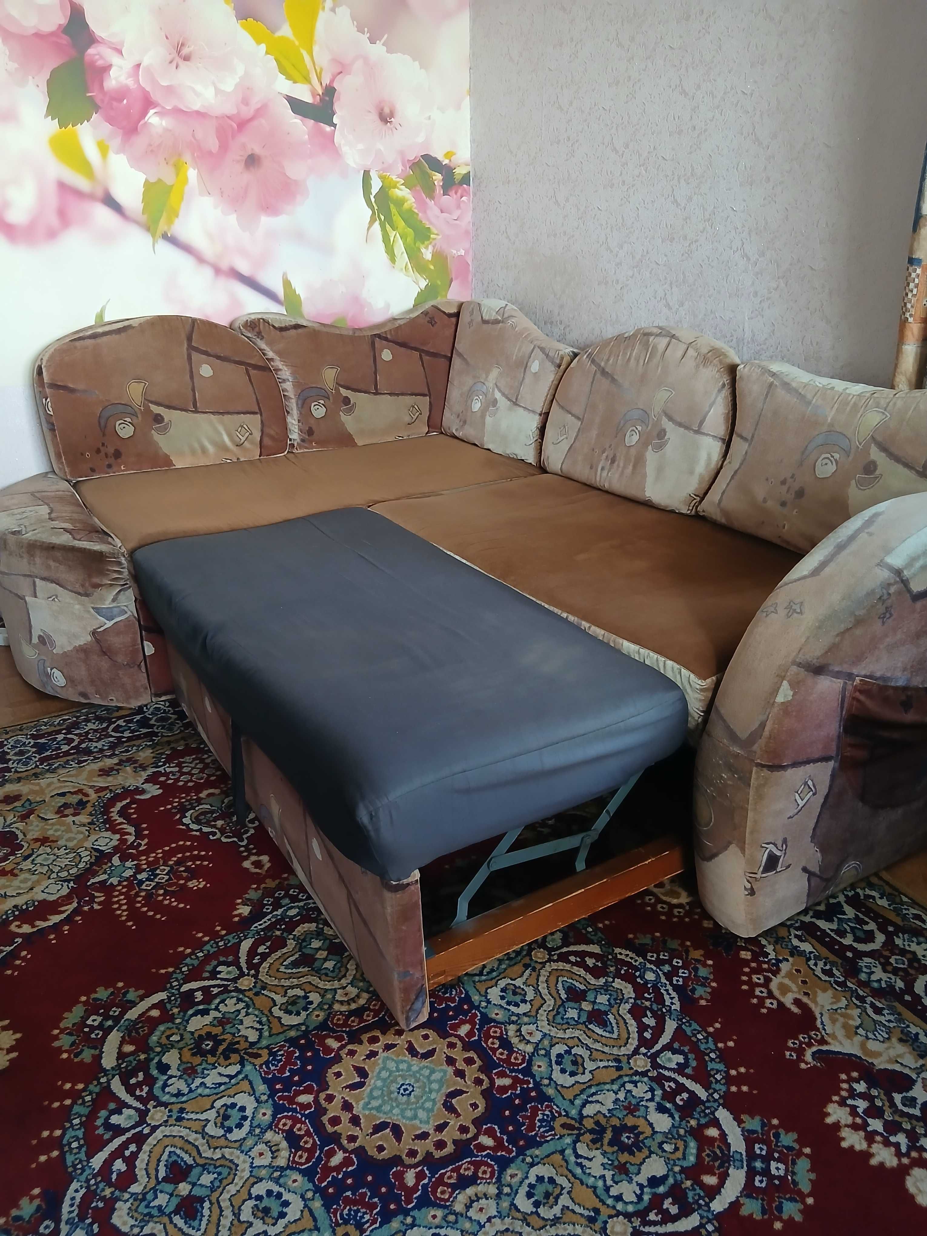 Угловой диван хорошего качества