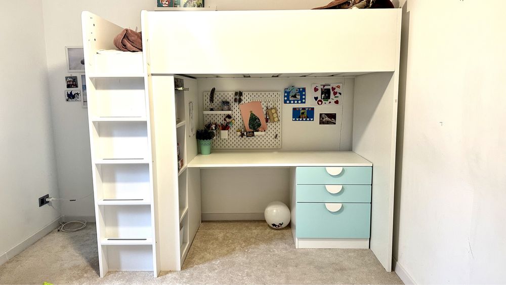 SMASTAD IKEA Łóżko na antresoli + biurko + materac + szafka