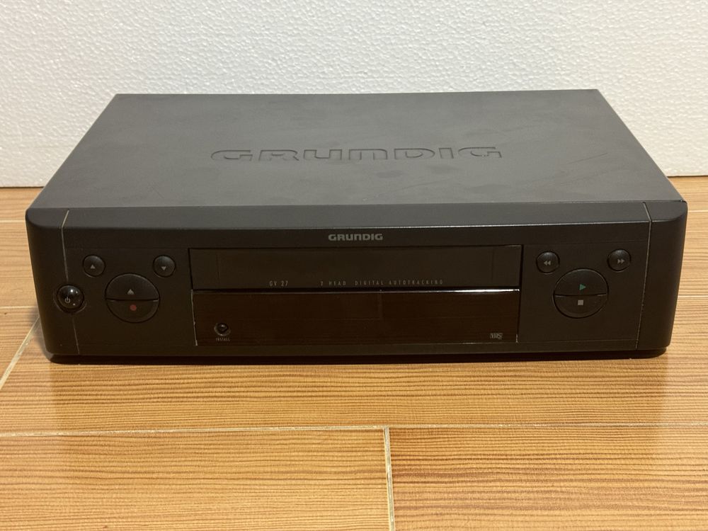Leitor gravador VHS Grundig