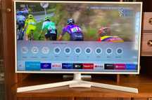 Samsung Smart TV Branca de 108cm como nova
